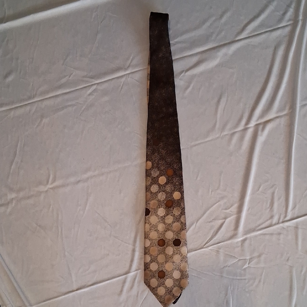 Oleg Cassini Brown and Cream Patterned Tie